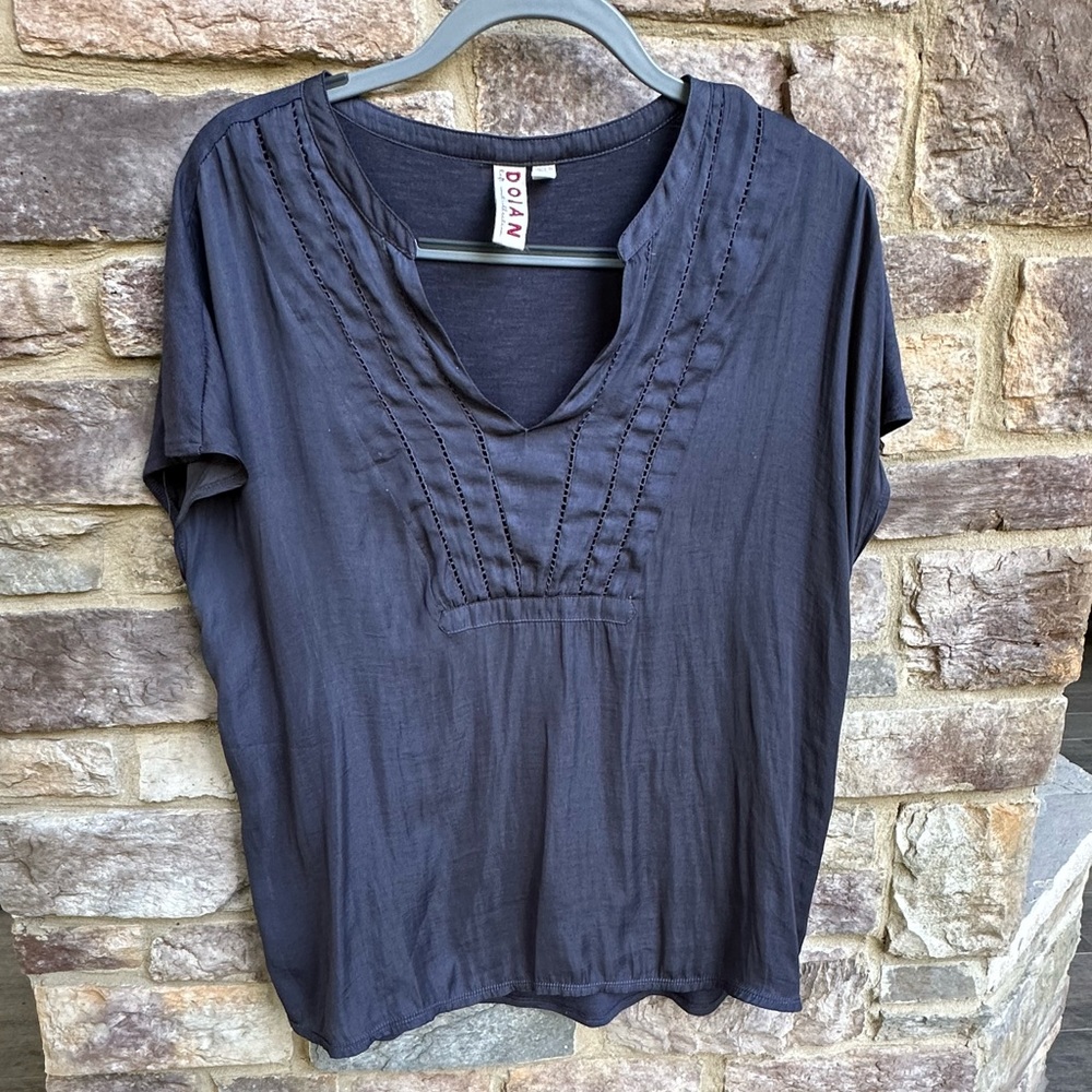 Ladies navy Dolan top. Size Large.  Satin feel front. Knit feel back. Great cond